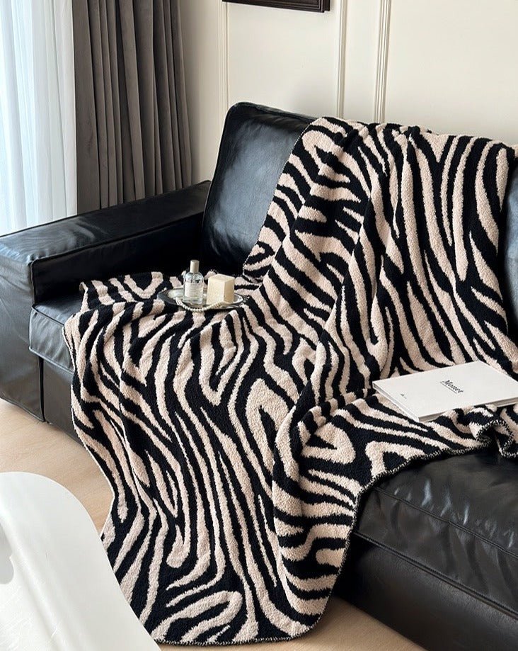 Retro Style Zebra Print Microfiber Throw Blanket - Ultra-Soft & Cozy